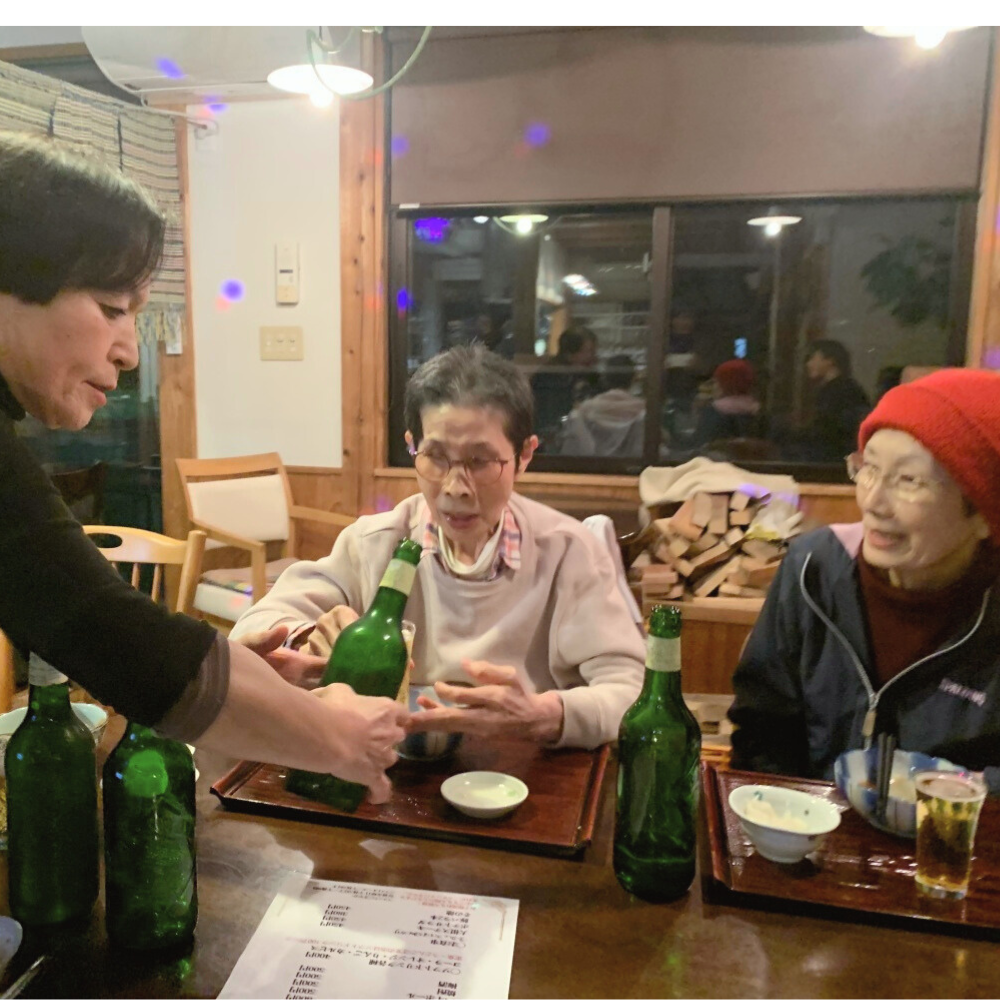 スナックにぎやか